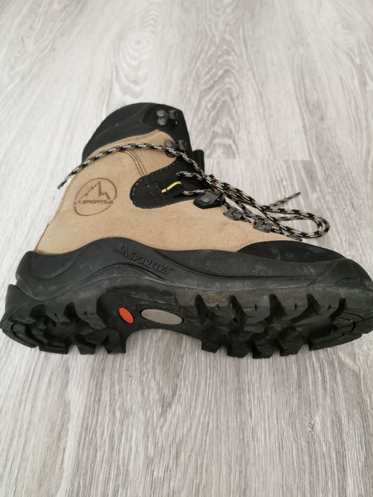 Bocanci de munte La Sportiva