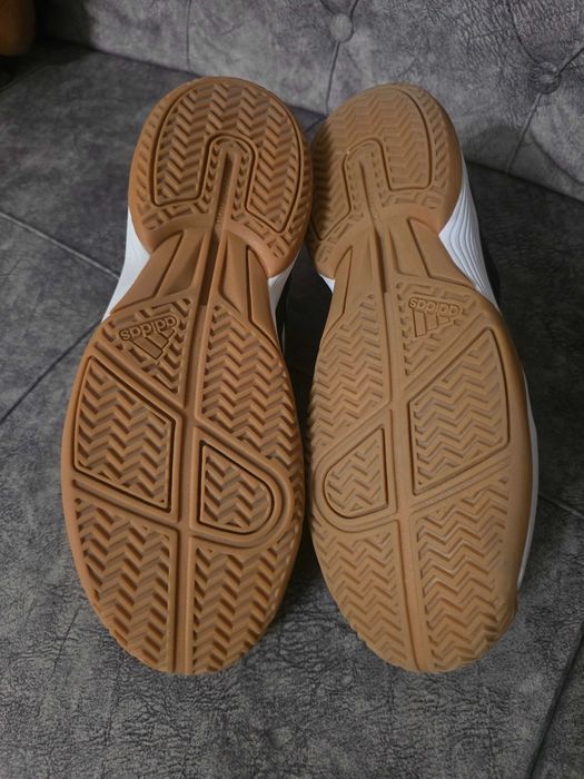 Adidas SPEEDCOURT 42 нови