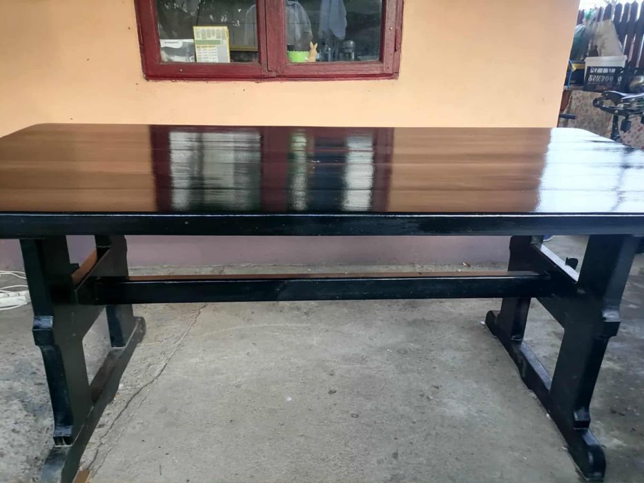 Vând masa lemn masiv Germania