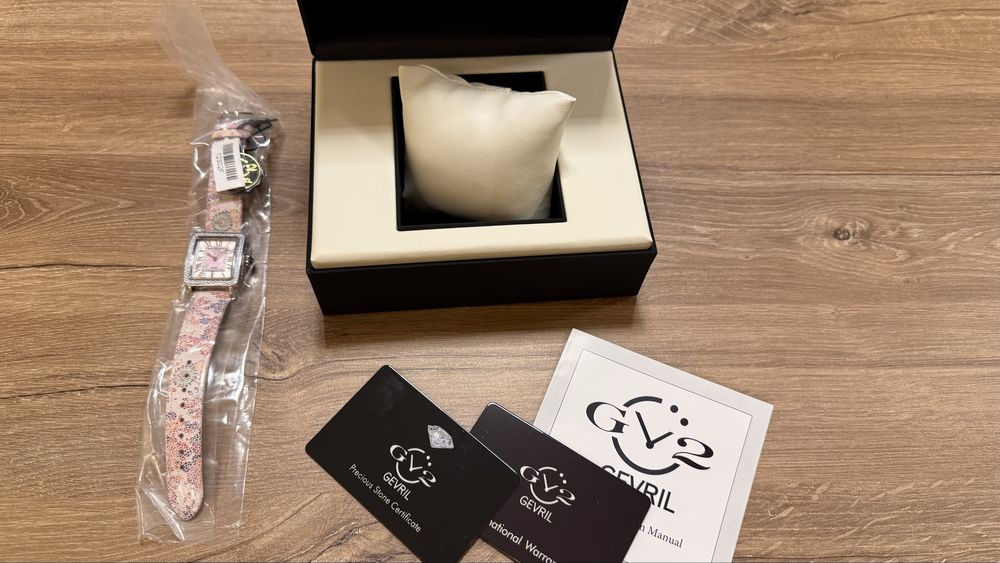 Швейцарски дамски часовник с диаманти Gevril