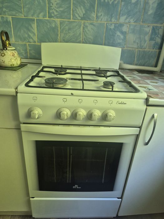 Продам газовую плиту