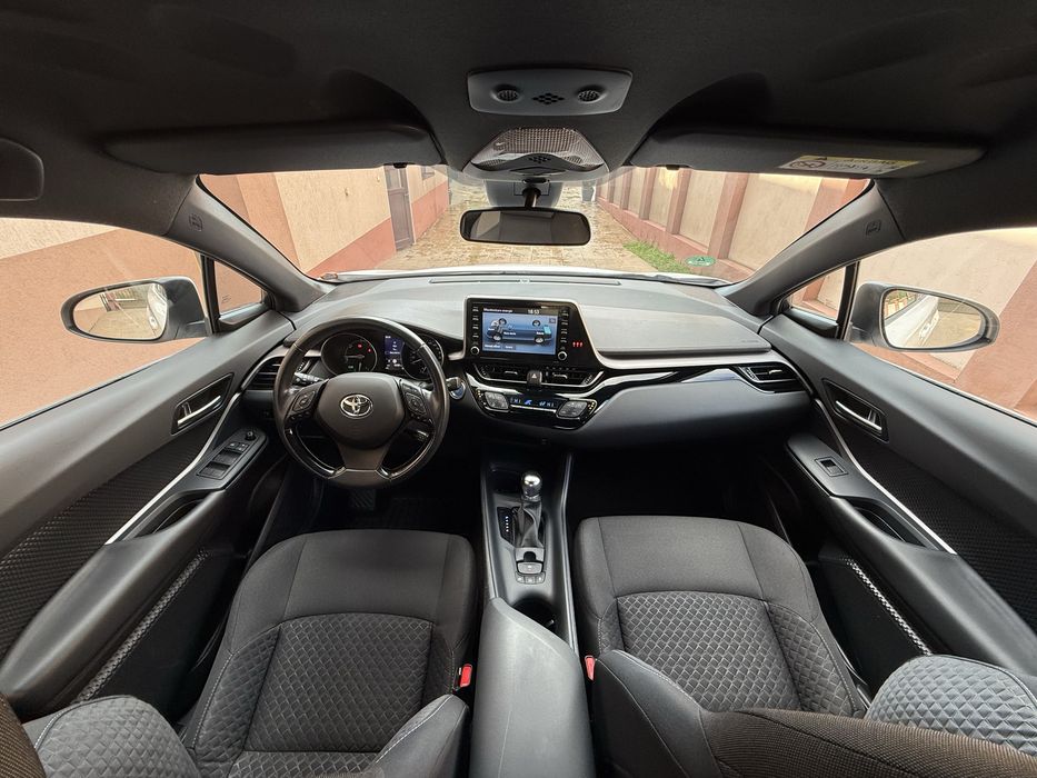 Toyota Chr 1.8 Hibrid 122 cp An 2021  in GARANTIE 76.000Km Led Navi Distronic  RAR + Roti iarna