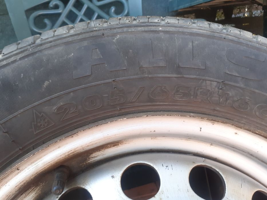 Бусова гума с джанта 205/65/R16С