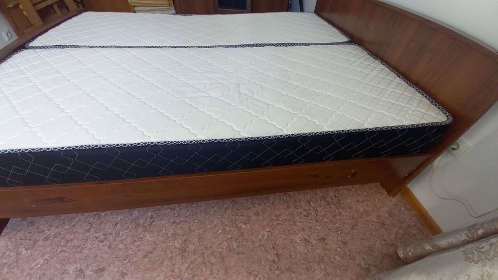 Спальний гарнитур