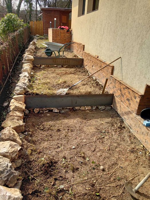 Terasari metalice, borduri-separatoare de gazon din metal