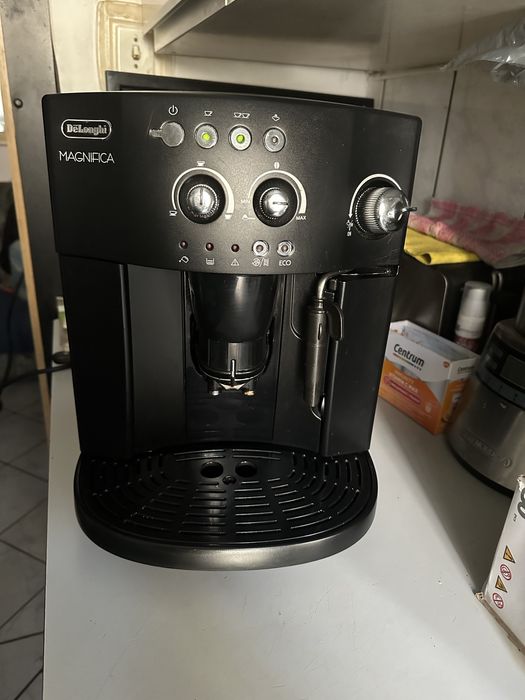 Expresor DeLonghi Magnifica