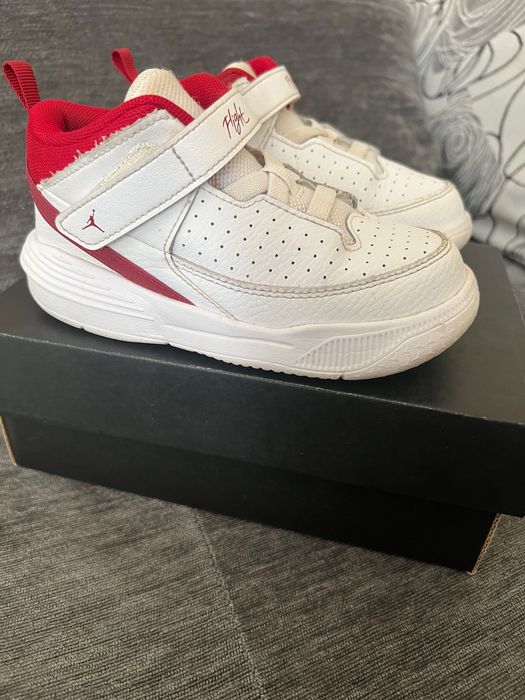 Jordan max aura 5