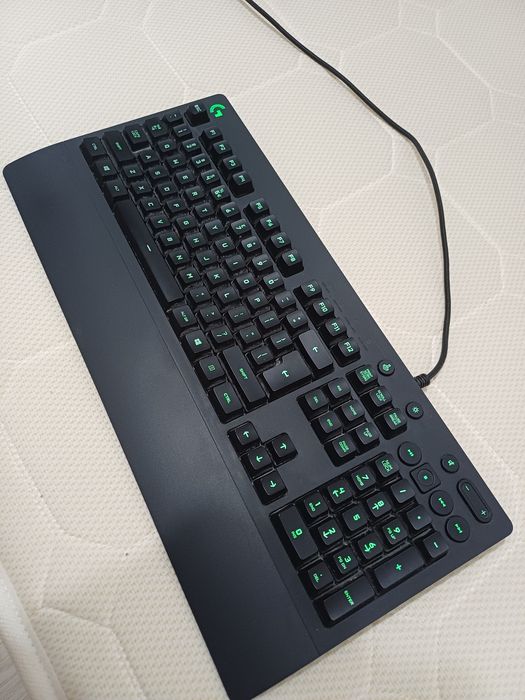 Tastatura Logitech G213
