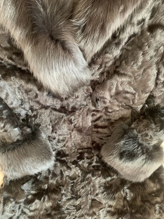 Шуба женская черная