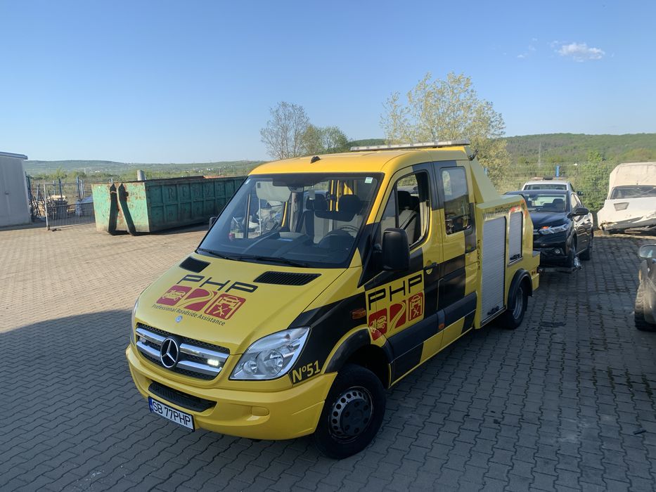 Service auto mobil Tractari auto Ridicari cu macara