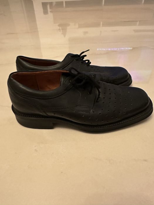 Vând Pantofi din piele, marimea 40