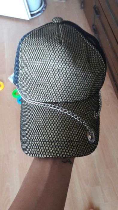 Дамска     Шапка