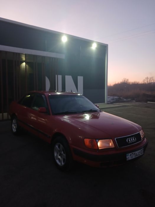 Продам ауди 100 с4