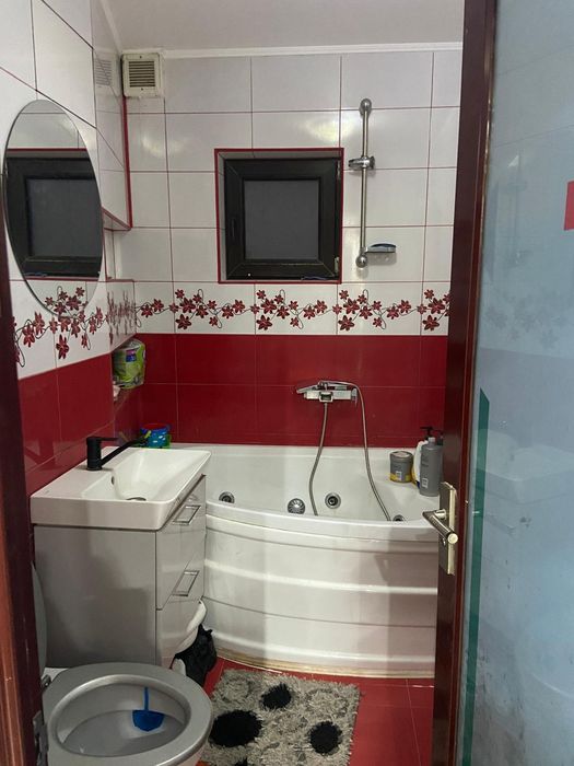 Vând apartament zona centrală