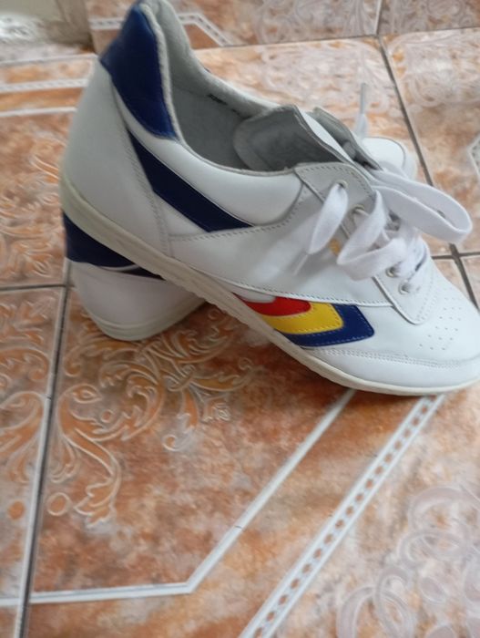 Adidași Romania  piele naturala