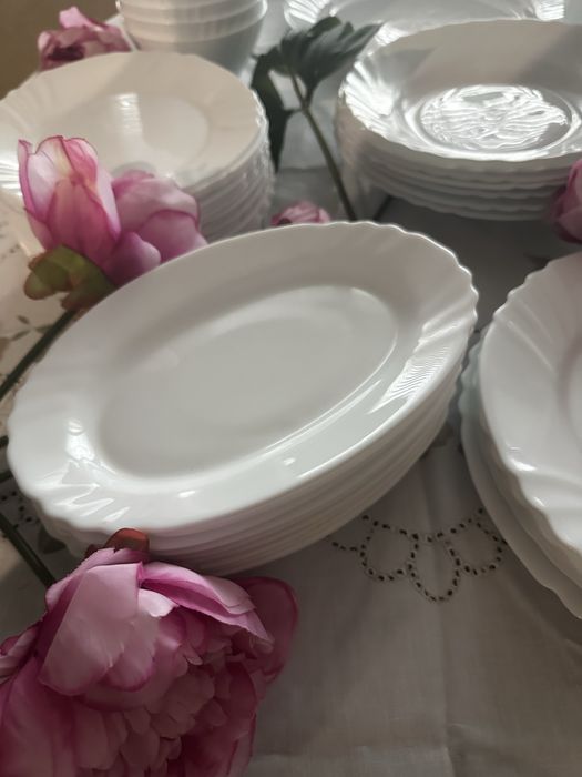 Сервиз за хранене бял