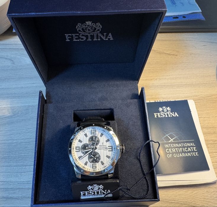 Vand doua ceasuri FESTINA noi