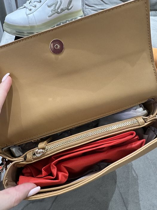 Чанта Valentino с етикет