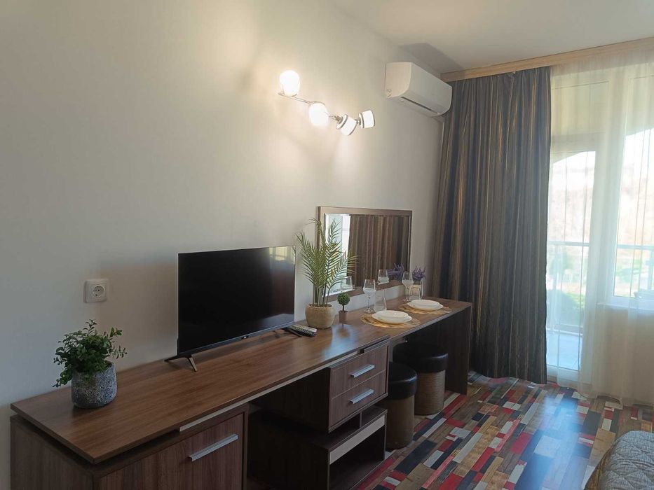 Едностаен в к.к. Св. Константин и Елена