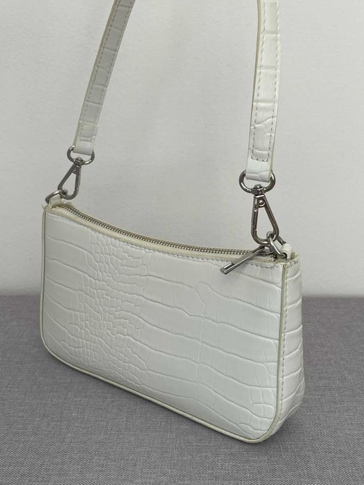 Дамска бяла чанта