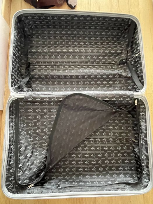 Valiza Dunlop dimensiui 70x50x30 cm in conditii bune