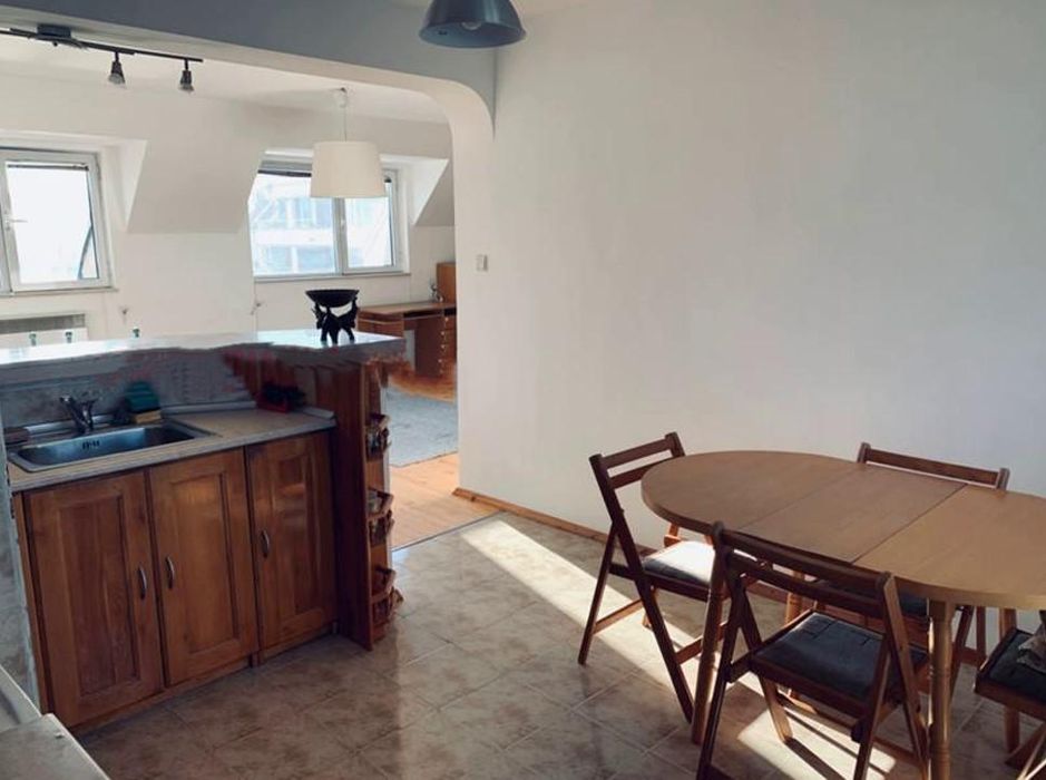 Дава се под наем Двустаен апартамент в София, Банишора - 75 кв.м за 715 € - Снимка #2