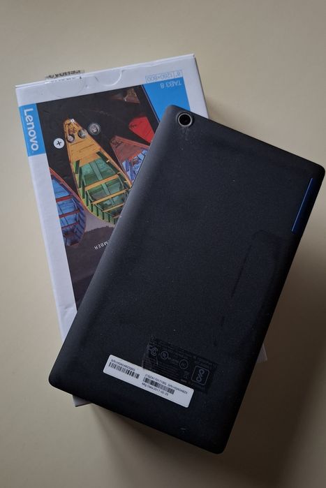 Таблет Lenovo Tab 3  8"  RAM 16GB Black