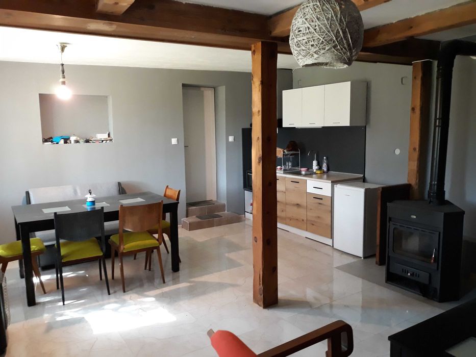 Продавам Вила на 2 етажа в село Малево до Хвойна