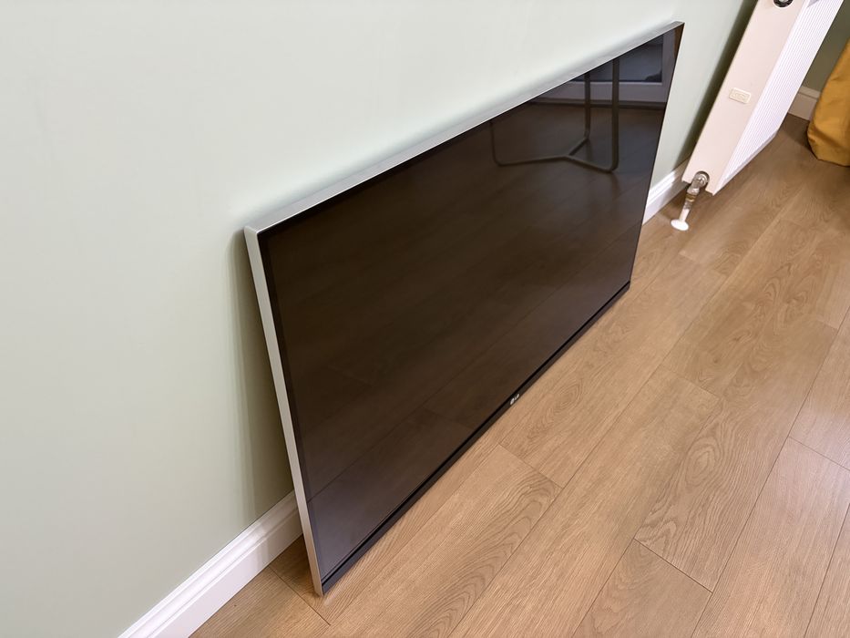 Телевизор LG 42диагональ 42LM660T