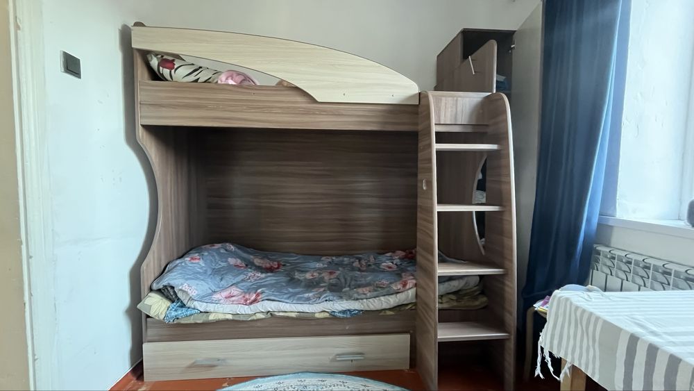 Двухярусная продам.