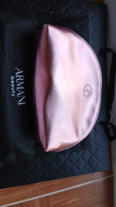 Portfard geanta de cosmetice roz Giorgio Armani Pink Prisma Glass Pouch