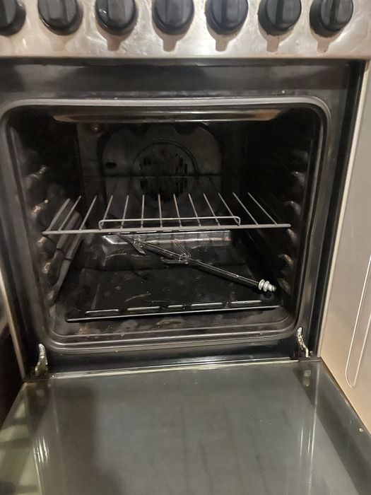 Продавам готварска печка с керамични конлони ИНДЕЗИТ