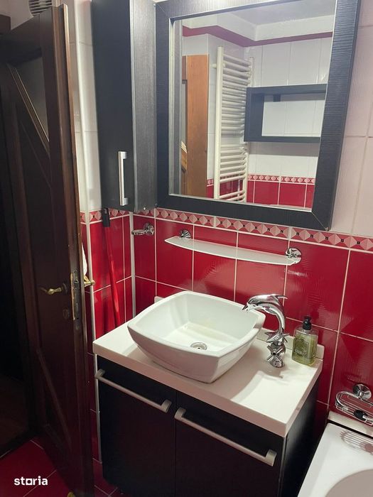 2 camere A uri , et 2 din 4 ,modern