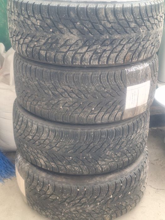Зимние шины в отличном состоянии