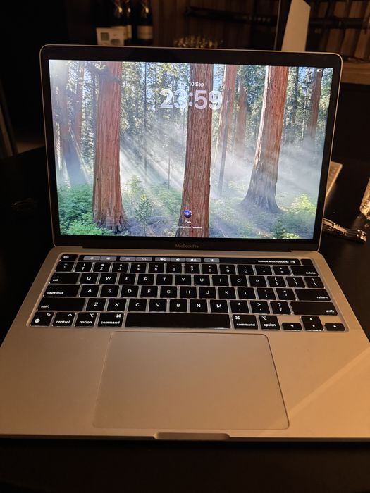 MacBook Pro 13" M1 , touch Bar, touch id functional — Stare foarte bună