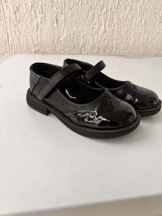 Продам детские туфли