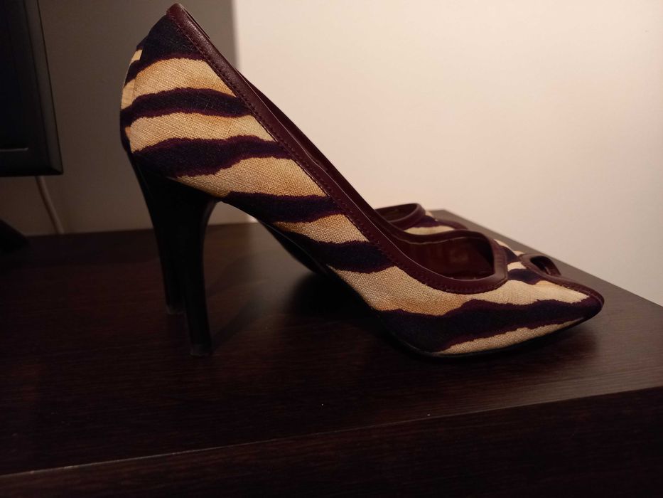 Pantofi eleganți ZARA,  marimea 39