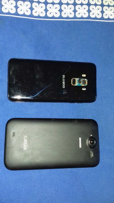 Telefoane cu defectiuni:BRONDI si BLUBOO