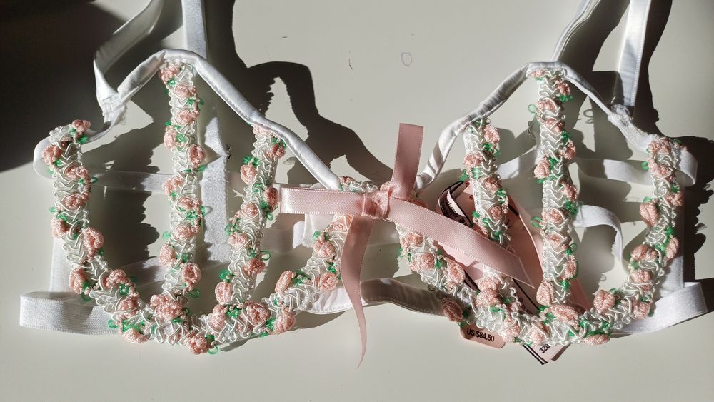 Victoria's Secrets нов сутиен 70 В