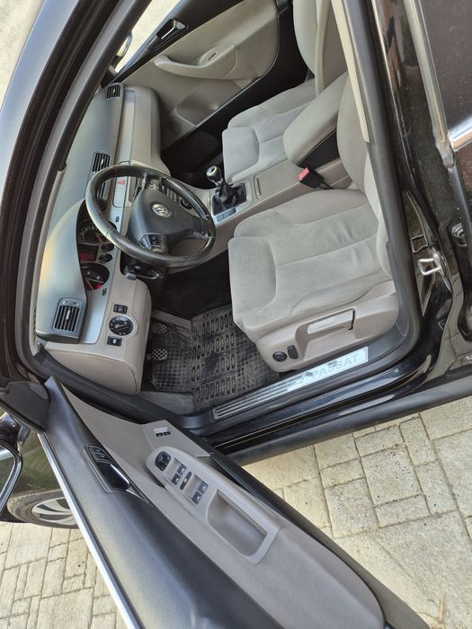 Vw Passat B6 2.0 TDI 140 Cp 6+1 Viteze  Climatronic Webasto Parktronic Tempomat