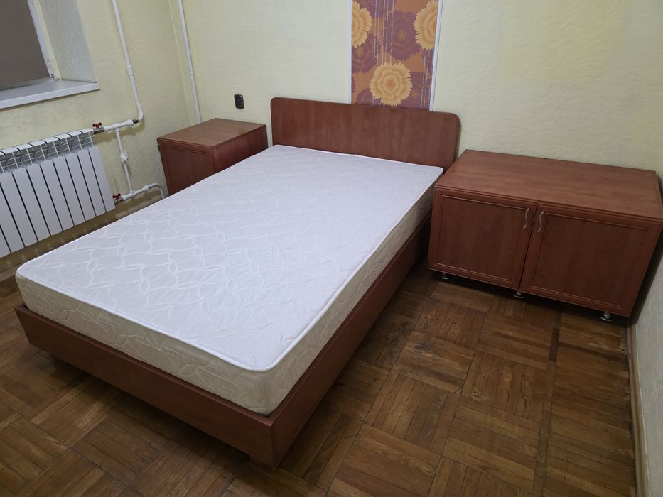 Кровать полуторная