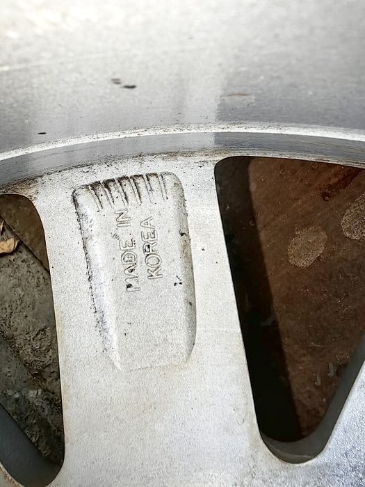 Продавам ляти джанти за Рено 16 цола с нови летни гуми 205/50/16 цола.