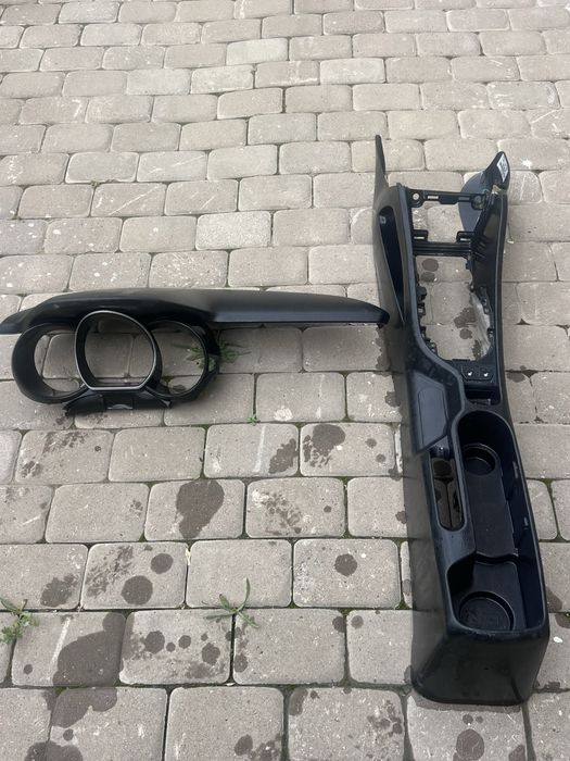 Торпеда, подлокотник на киа  рио ( консоль )