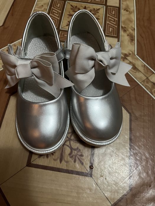 Продам туфли красивые