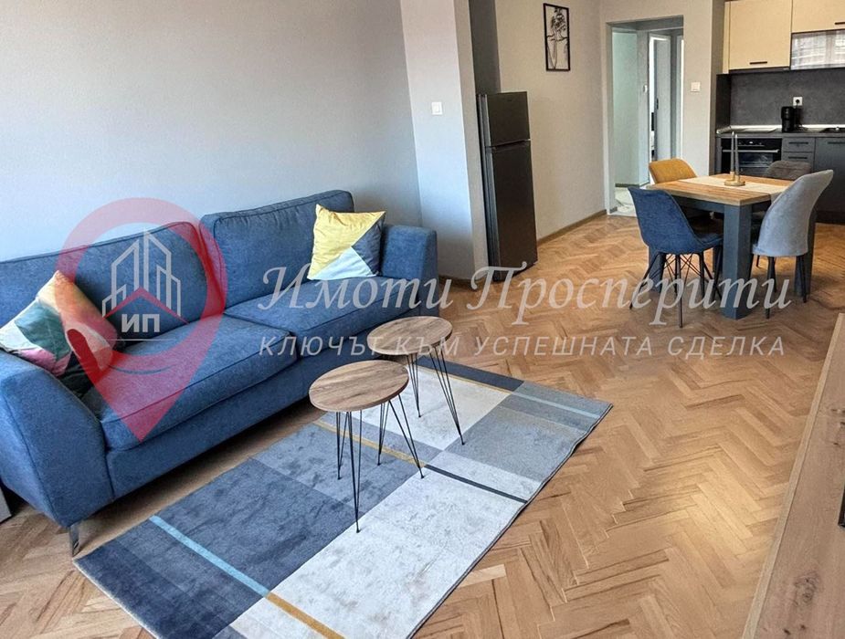 Дава се под наем Тристаен апартамент в София, Център - 80 кв.м за 1250 € - Снимка #2