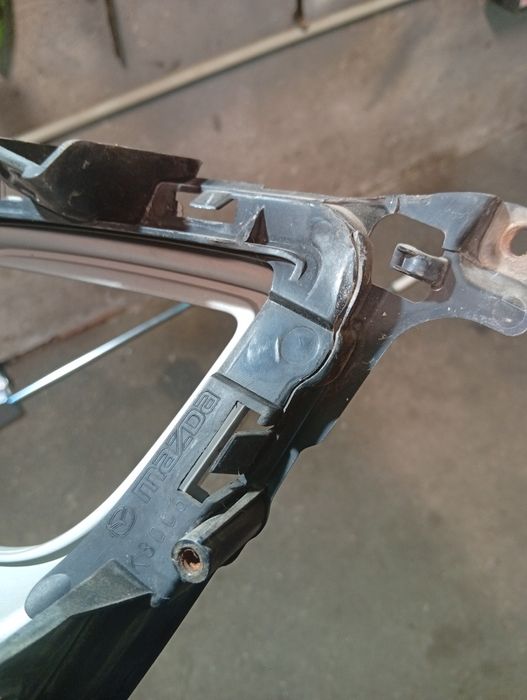 Решетка средна Мазда 6 2010