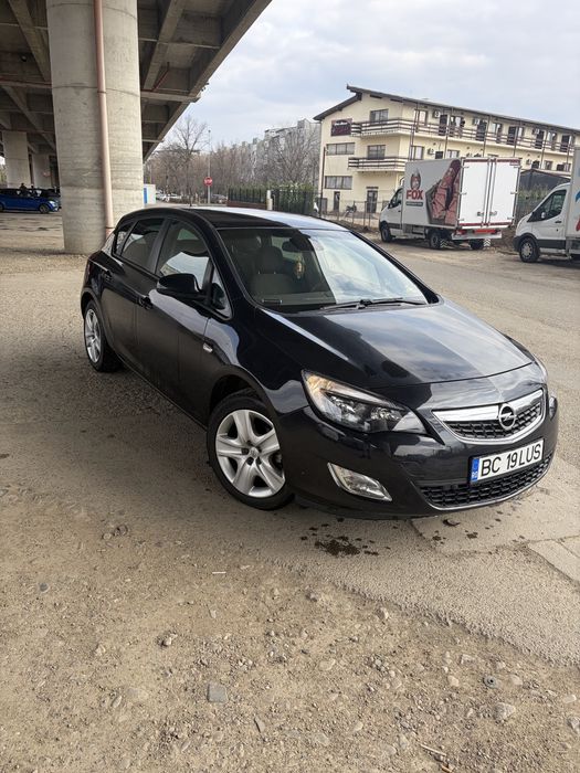 Opel Astra 1.4 benzina 2012
