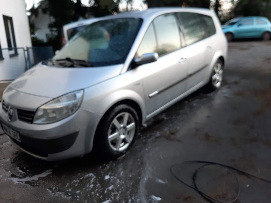 Dezmembrez scenic 2,1.9 dci