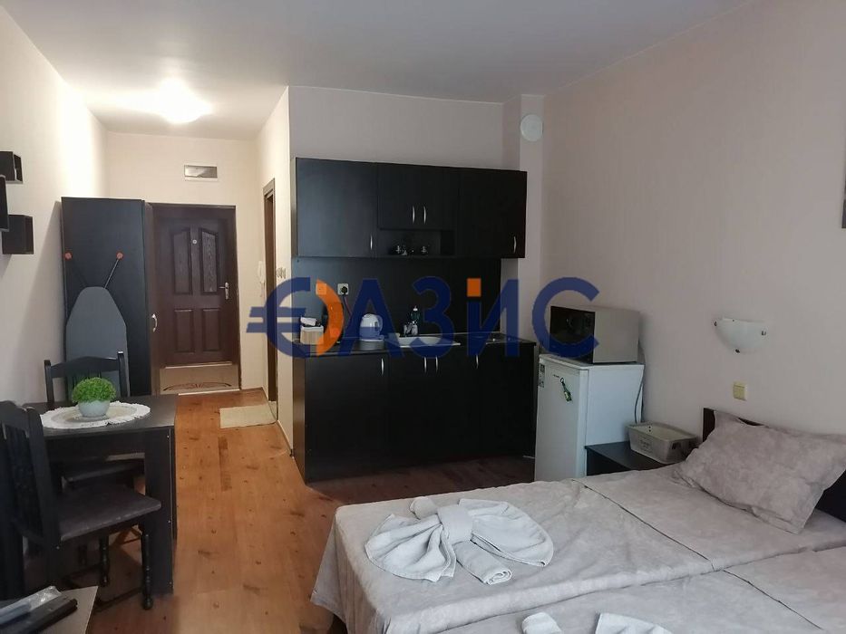 Продава се Едностаен апартамент в Свети Влас - 40 кв.м за 1075 €/кв.м - Снимка #1