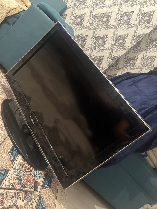 ноутбук и телевизор